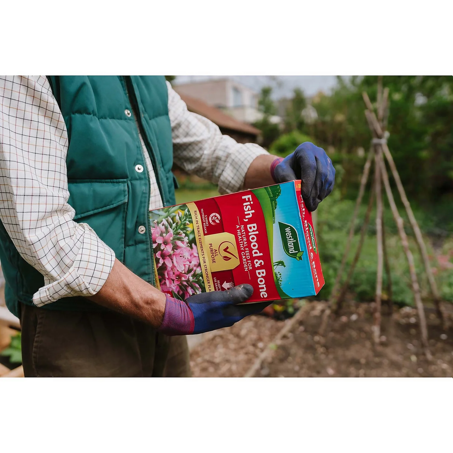 Westland Fish, Blood And Bone All Purpose Plant Food - 4kg 3 Westland Fish, Blood And Bone All Purpose Plant Food - 4kg - Image 3