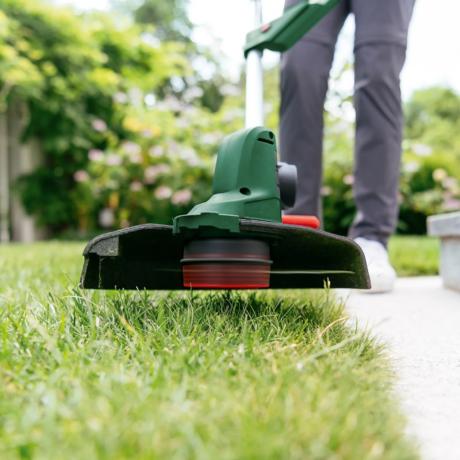 Bosch 18-260 26cm 18V UniversalGrassCut Grass Trimmer 6 Bosch 18-260 26cm 18V UniversalGrassCut Grass Trimmer - Image 6