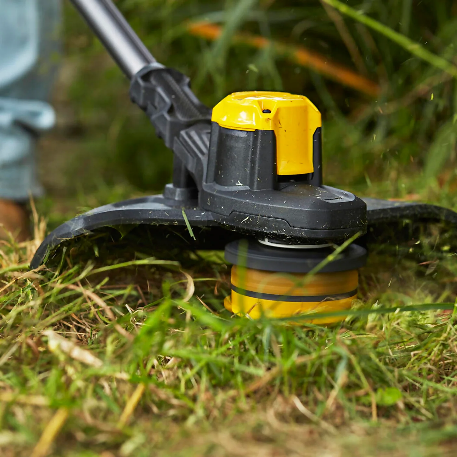 STANLEY FATMAX V20 18V Cordless 33Cm String Trimmer With Brushless Motor (Sfmcstb933M-Gb) 4 STANLEY FATMAX V20 18V Cordless 33Cm String Trimmer With Brushless Motor (Sfmcstb933M-Gb) - Image 4