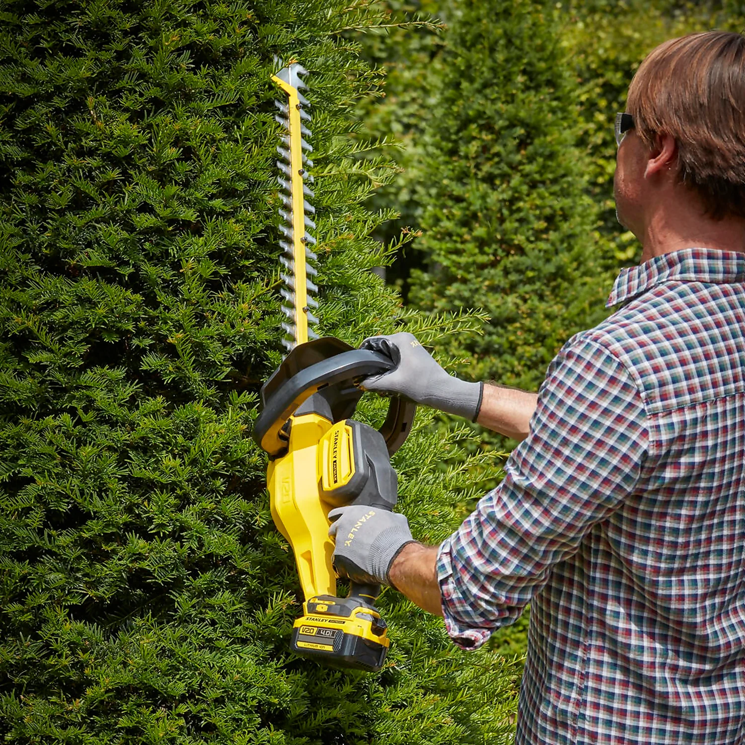 STANLEY FATMAX V20 18V Cordless Hedge Trimmer 55cm (Sfmcht855M1-Gb) 2 STANLEY FATMAX V20 18V Cordless Hedge Trimmer 55cm (Sfmcht855M1-Gb) - Image 2