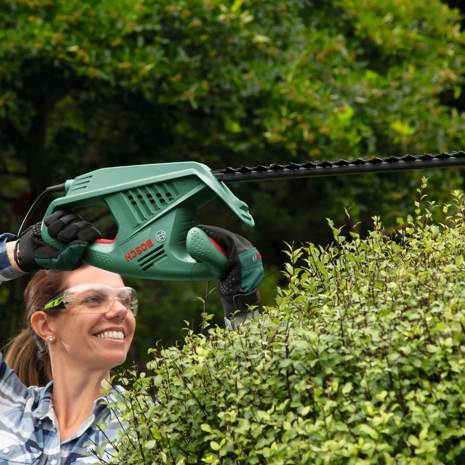 Bosch EasyHedgeCut 55-16 Hedge Trimmer 4 Bosch EasyHedgeCut 55-16 Hedge Trimmer - Image 4