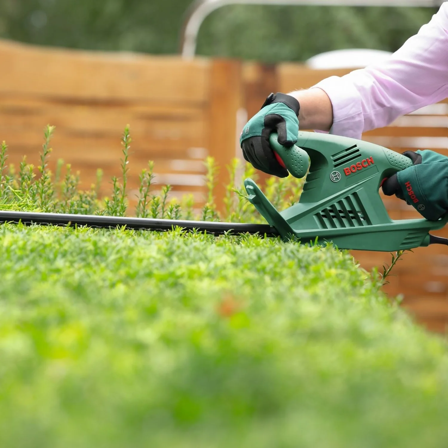 Bosch EasyHedgeCut 55-16 Hedge Trimmer 2 Bosch EasyHedgeCut 55-16 Hedge Trimmer - Image 2