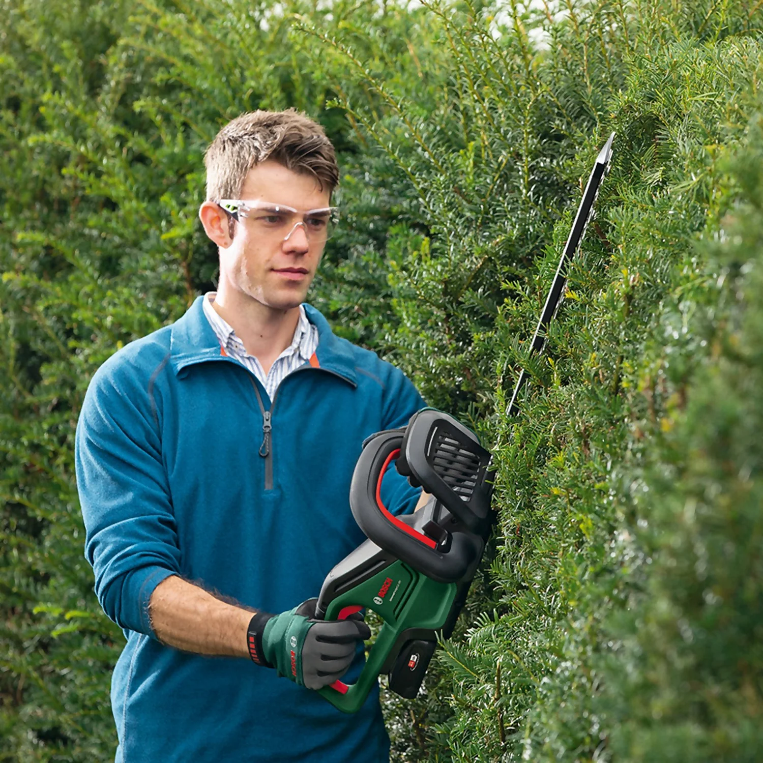 Bosch UniversalHedgeCut 18V-55 Hedge Cutter 7 Bosch UniversalHedgeCut 18V-55 Hedge Cutter - Image 7