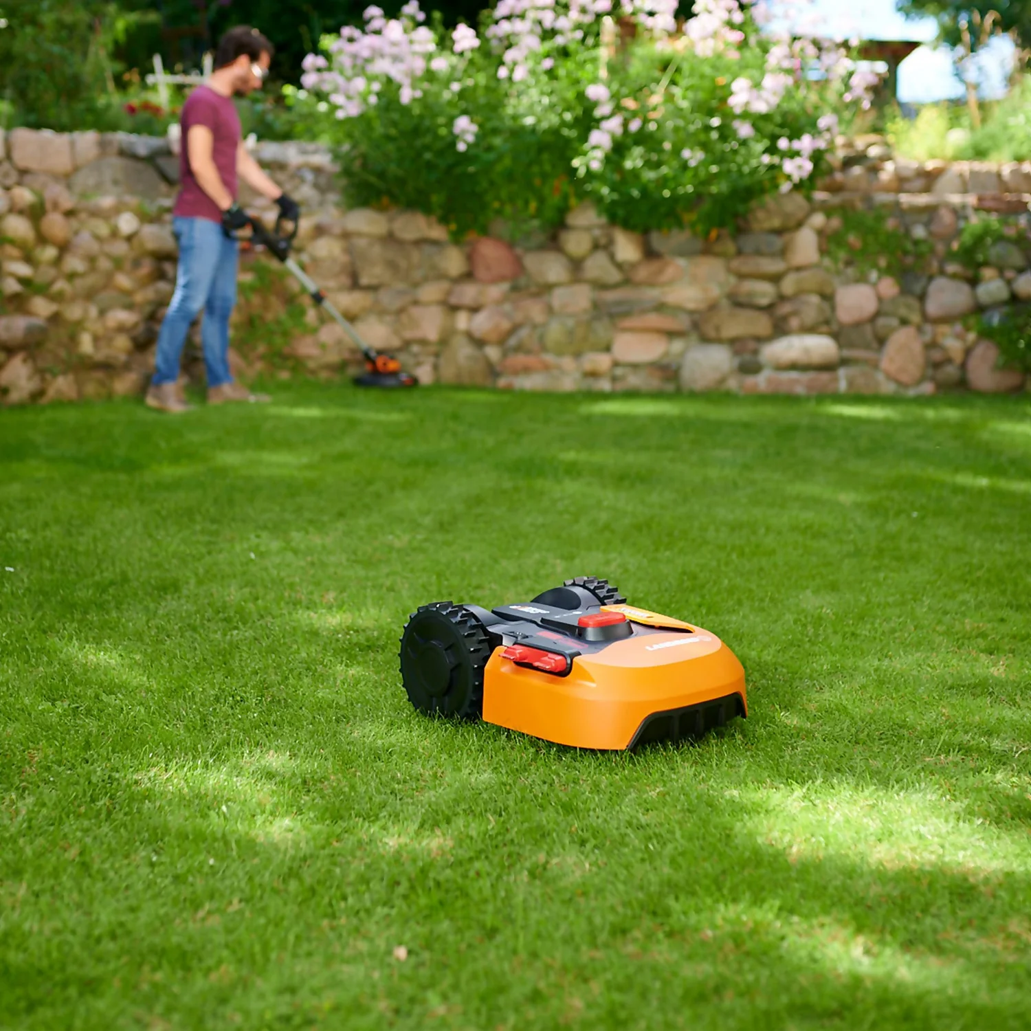 Worx Landroid S400 Robotic Lawn Mower 2 Worx Landroid S400 Robotic Lawn Mower - Image 2